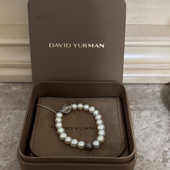 David Yurman White Pearl Bracelet, expandable - Picture 1 of 5